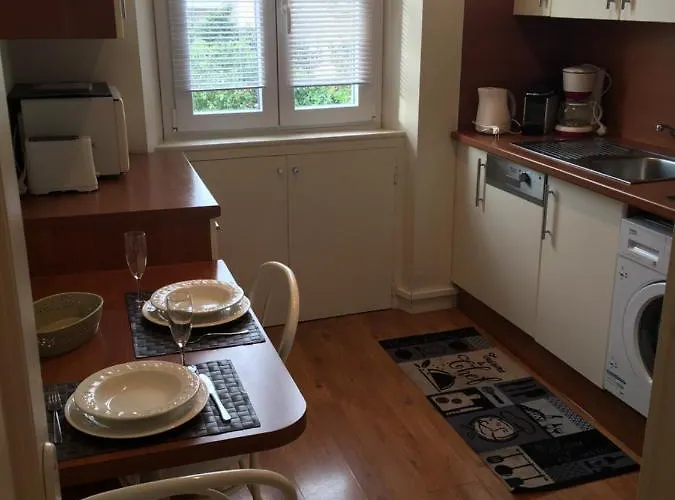 2 Pieces Centre カンヌ