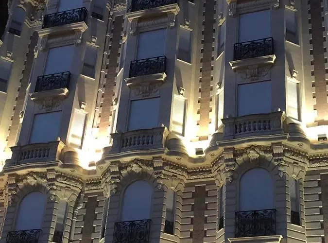 2 Pieces Centre アパート *